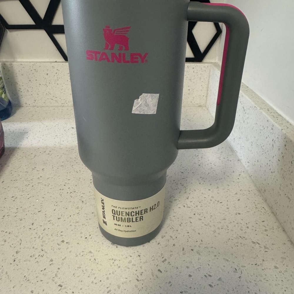 Stanley Gray Tumbler with Pink Handle - Picture 4 of 4